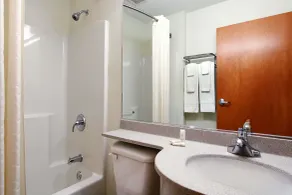 Microtel Inn & Suites by Wyndham Bridgeport - Salle de bain