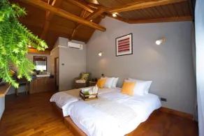 Yellow Pillow village - Room
