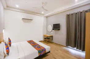 FabHotel Roseman - Room