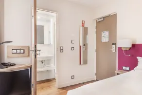 Courcelles Médéric - Room