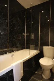 Marston Lodge Hotel - Baño