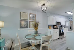 Beachfront Gulf Shores Condo w/ Community Pool! - Innvendig