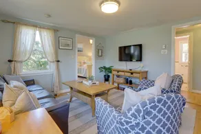 1 Mi to South Village Beach: Bbq-ready Retreat - Interiør