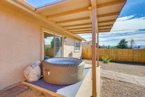 Hot Tub & Fire Pit: Prescott Valley Retreat! - Interiör