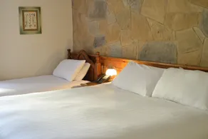 Walsh's Hotel and Apartments - Room