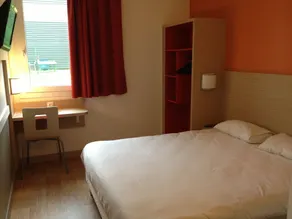 Première Classe Roissy - Aéroport CDG - Le Mesnil-Amelot - Chambre