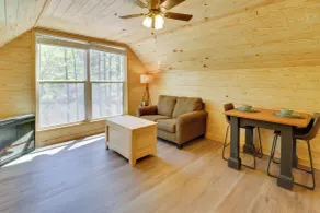 Cabin w/ Lake Access Near Talladega Nat'l Forest - Intérieur