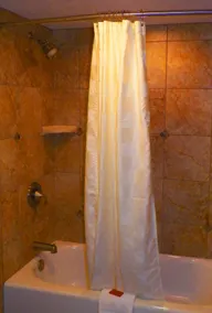 Norfolk Country Inn and Suites - Bathroom