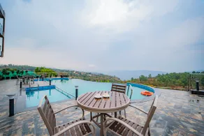 Ritz Valley Resort - Pool