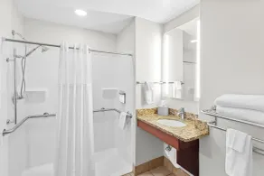 Holiday Inn Express & Suites Cross Lanes by IHG - Salle de bain