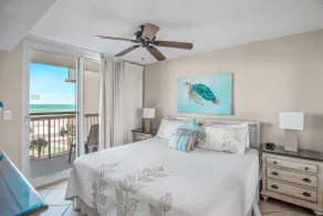 Pelican Beach Resort by DestinGetAway - Chambre