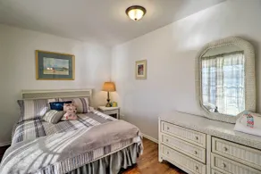 Lakefront Delta Cottage w/ Views, Canoe & Dock! - Innenbereich