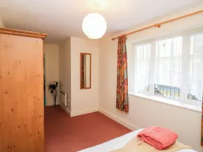 2 Garnish Court - Room