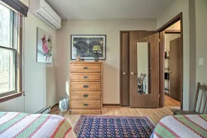 Cozy Wintergreen Cabin Near Mountain Inn & Slopes! - Værelse