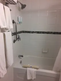 Days Inn & Suites by Wyndham Moncton - Chambre