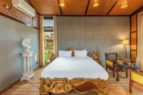 Growpure Luxury Farm Resort with Natural Water Pool - The Kushalgarh Estate - Camera