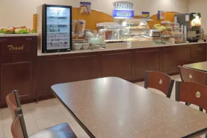 Holiday Inn Express & Suites Mentor - Banquet Center by IHG - Restaurant