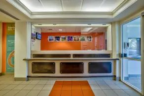 Motel 6-Burlington, ON - Toronto West - Oakville - Hall