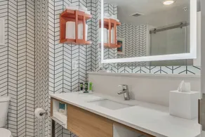 Holiday Inn Express & Suites Destin - Miramar Beach by IHG - Badezimmer
