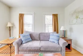 1/2 Mi to Pier: Wfh-friendly Apt in Maine! - Intérieur
