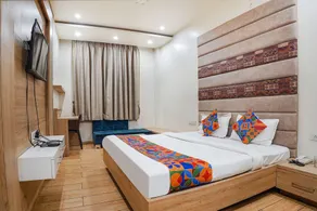 Super Collection O Bairagarh Railway Station Formerly Hotel OM Palace - Quarto