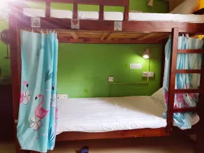 Yangshuo How Flowers Hostel & Party Coliving Coworking Nomads - Room
