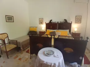 At Armando's Home - Værelse