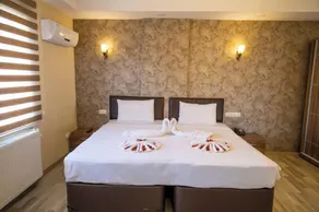 Ikarus Hotel - Room