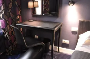 Hôtel Noir - Værelse