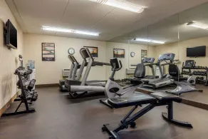 Suburban Studios Arlington Heights Elk Grove - Fitness facility