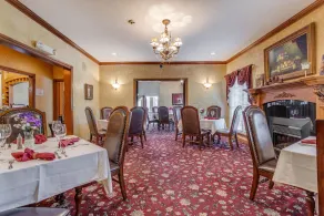The Whispering Pines Inn - Restaurant