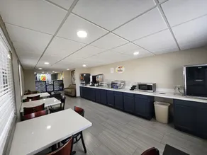 Super 8 by Wyndham Buffalo - Restaurant