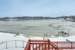Lakefront Home w/ Views, 7 Mi to Dtwn Paw Paw - Interiør
