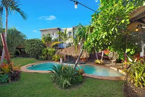 Gladstone Backpackers - Pool