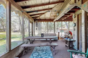 3BR Lakefront Cottage w/ Antique Finishes & Pier - Interior
