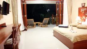 Pirogue Lodge - Room