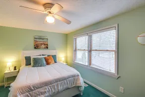 Lakefront Getaway w/ Fire Pit in Akron - Interiør