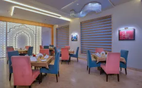 Wingston A TreeHouse Hotel Barsana - Rezeption