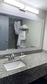 Ramada by Wyndham New Kensington - Salle de bain