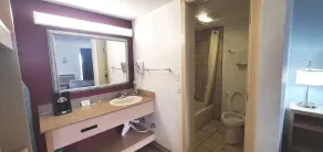 Super 8 by Wyndham City of Moore - Salle de bain
