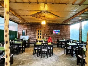 Volcanoes Over View Safaris & Camp - Restaurant