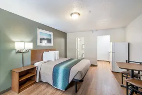 HomeTowne Studios by Red Roof Atlanta – Lawrenceville - Habitación