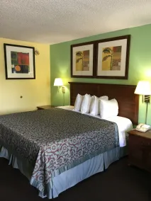 Days Inn by Wyndham Lamont/Monticello - Zimmer