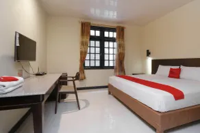 RedDoorz Plus near Halim Perdanakusuma 2 - Room
