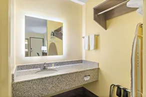 Days Inn by Wyndham Cleveland TN - Salle de bain