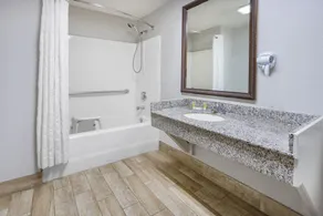 Days Inn by Wyndham Barnwell - Room