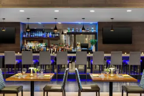 Crowne Plaza Edison by IHG - Restaurant