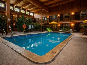 Super 8 by Wyndham Prince George - Piscina