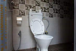 Wander Thirst - Bathroom
