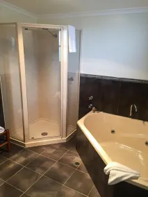 Stanley Hotel - Bathroom
